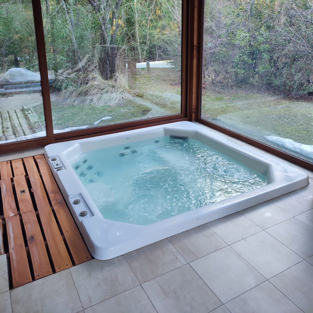 Spa Huahine (217x217x90cm)